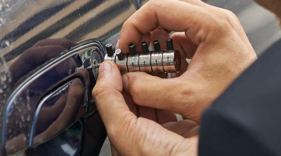 Expert Emergency Roof Repairs services in White Sulphur Springs, WV